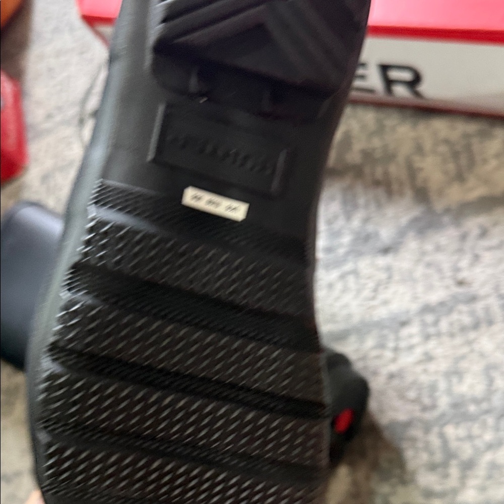 Hunter Classic Black Waterproof Boots - Picture 5 of 9
